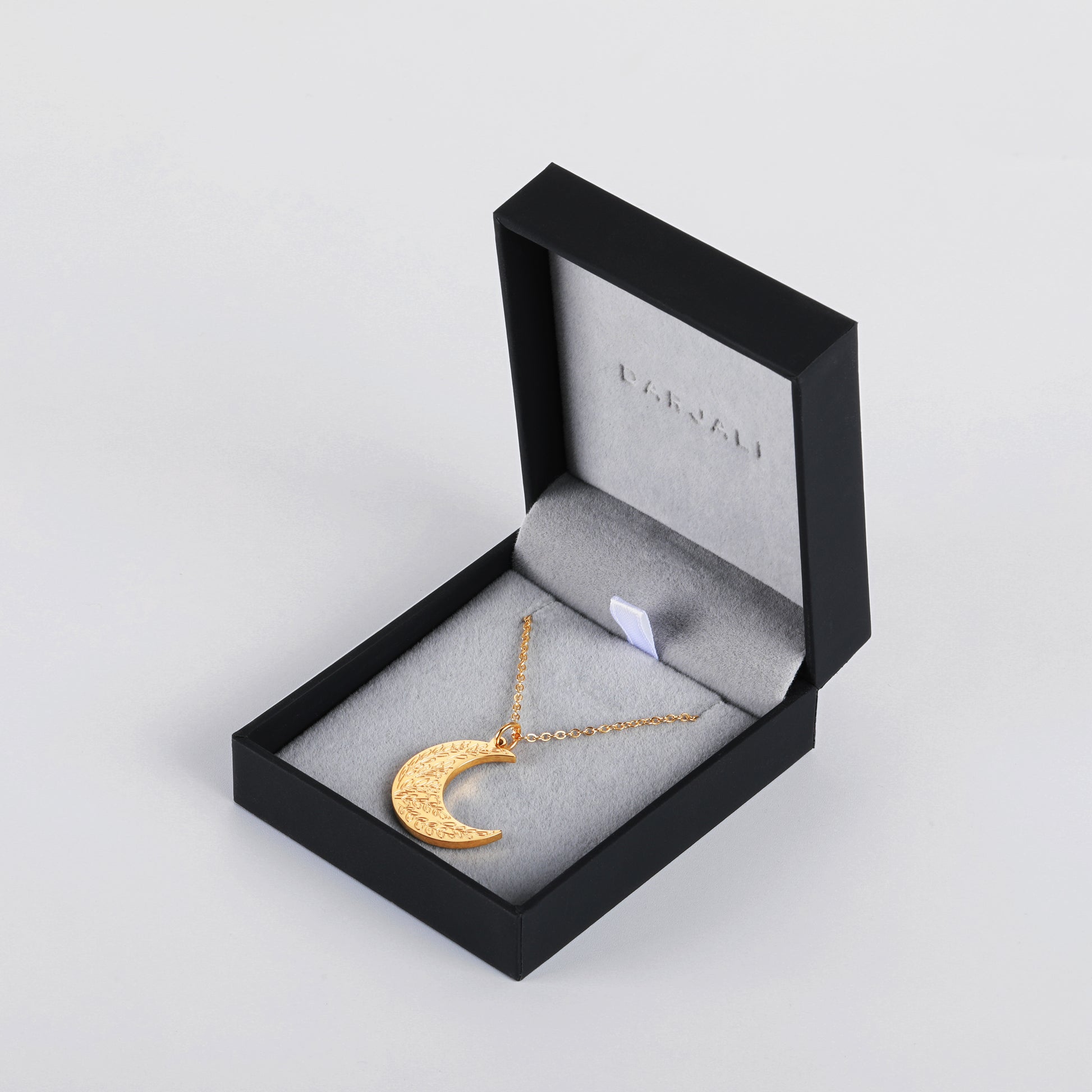 Darjali Jewelry Botanical Moon Necklace 18K Box