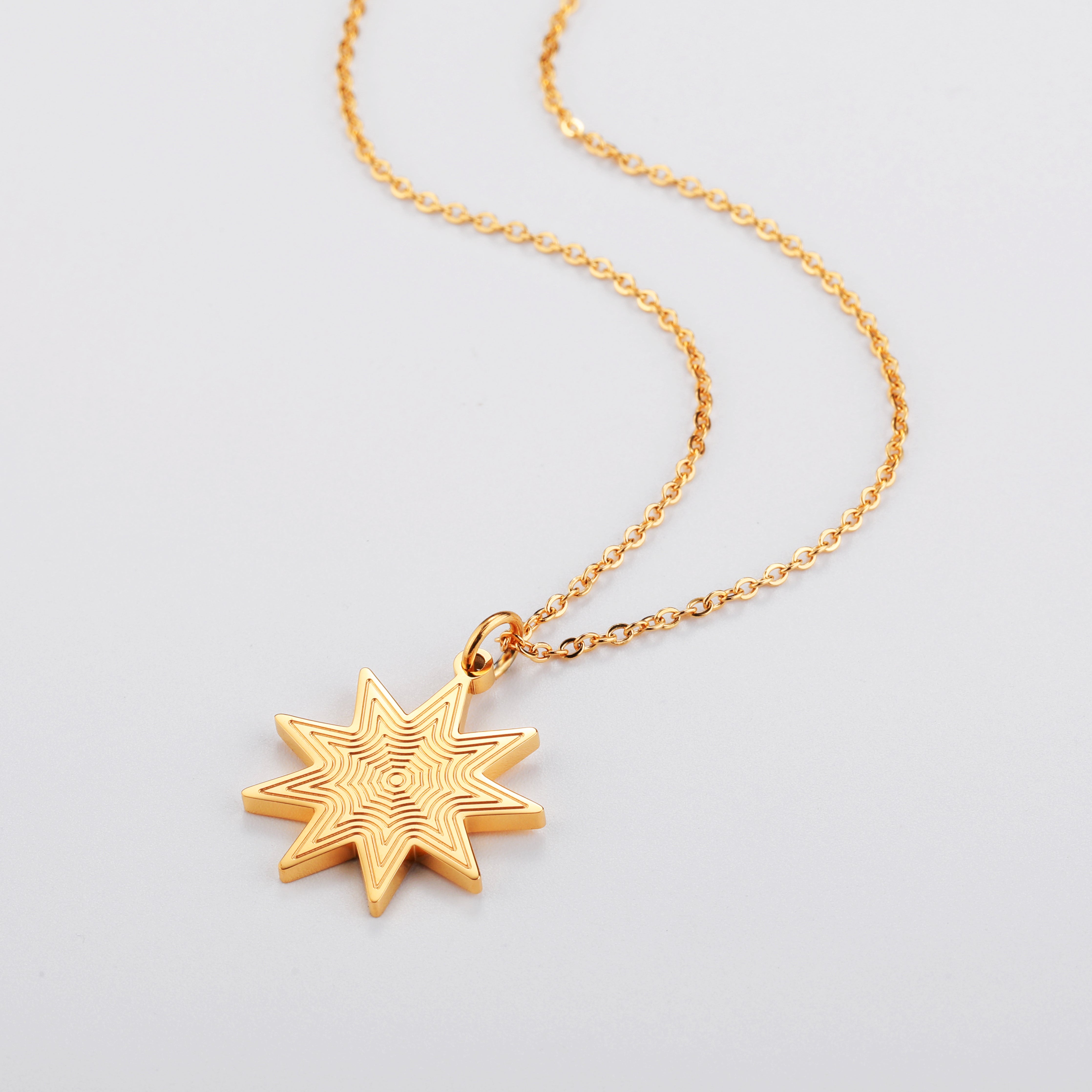 Holly + Evie | Gold Sparkly Star Necklace